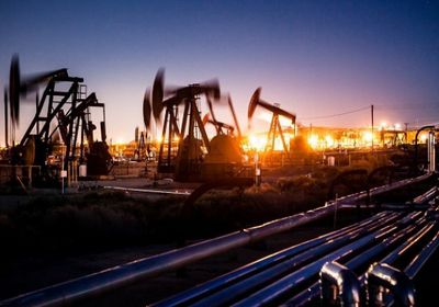 "فار إنرجي" تتوقع استقرار العرض والطلب على النفط عند 60 دولاراً