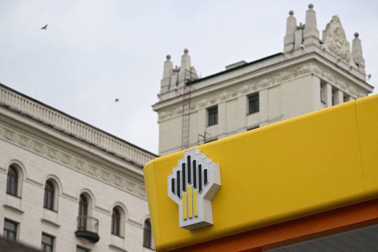 "شل" و"شيفرون" تخفضان إنتاج النفط والغاز في كازاخستان