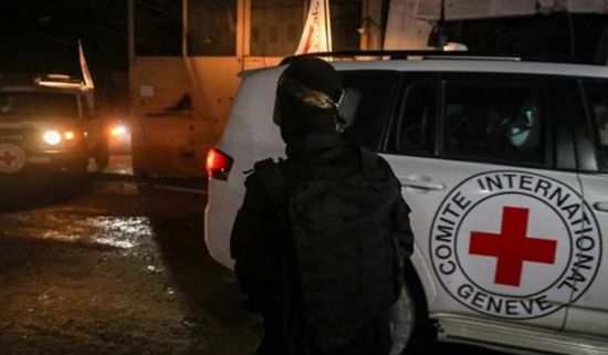 وسائل إعلام عبرية: حماس تعلن تسلّيم جثماني رهينتين اليوم