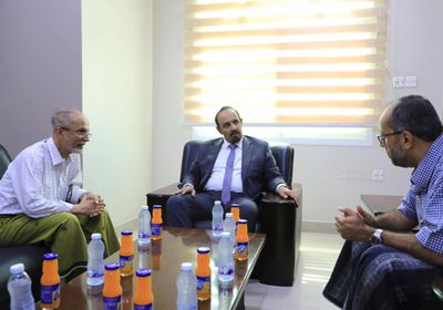 محافظ حضرموت يبحث آليات تعزيز الشراكة مع القطاع الخاص