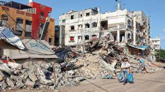 إصابة 4 فلسطينيين في غارة بمخيم النصيرات