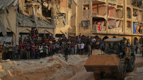 آليات مصرية تصل وسط غزة لانتشال جثث الرهائن الإسرائيليين