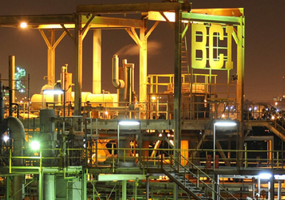 "الصناعات الكيميائية" تستكمل مناقشة الاتفاقيات مع "AECI"