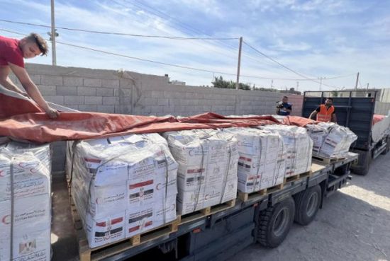 مصر ترسل الآلاف من أطنان المساعدات إلى غزة