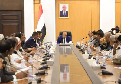 محافظ حضرموت يوجه بتحديد أولويات المشاريع التنموية بالمديريات