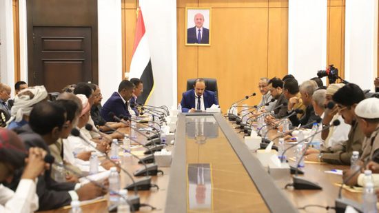 محافظ حضرموت يوجه بتحديد أولويات المشاريع التنموية بالمديريات