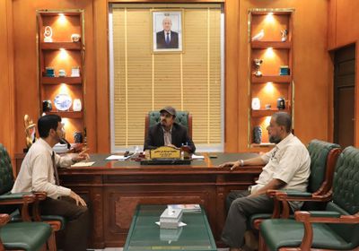 محافظ حضرموت يبحث سبل تحسين أداء المنافذ الجمركية