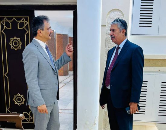 لملس يناقش إقامة دورات تأهيلية لموظفي السلطة المحلية في عدن