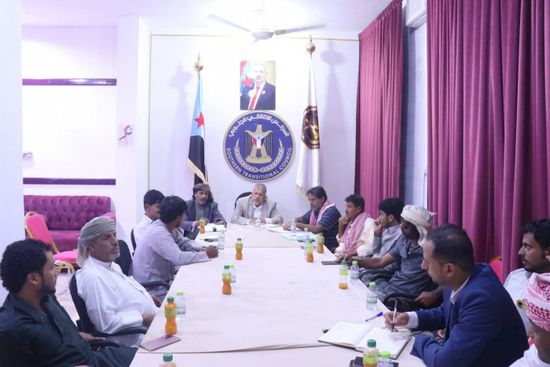 فريق التوجيه يتفق مع المنظمات الإنسانية بالمهرة على التعاون المشترك