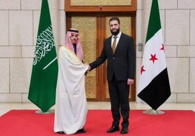 أحمد الشرع يستعرض مع وزير الخارجية السعودي العلاقات بين البلدين