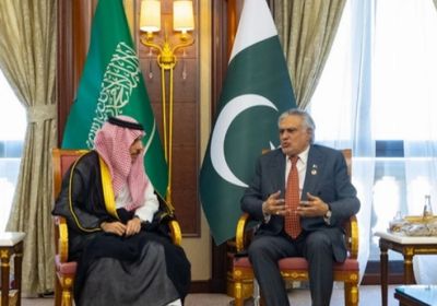 وزير الخارجية السعودي ونظيره الباكستاني يستعرضان العلاقات بين البلدين