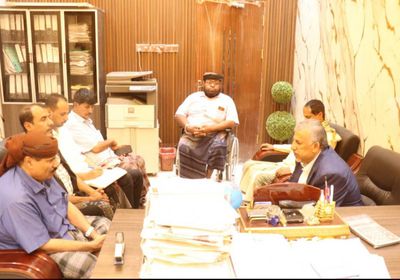 فريق التوجيه يطلع على نشاط صندوق النظافة بالمهرة