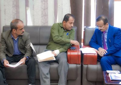 بن الوزير يبحث تأهيل خط الضخ لمشروع مياه لخيلف في نصاب