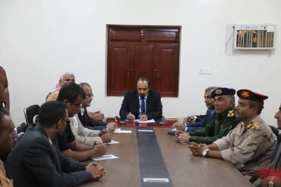 محافظ حضرموت يناقش احتياجات دوعن بمختلف القطاعات