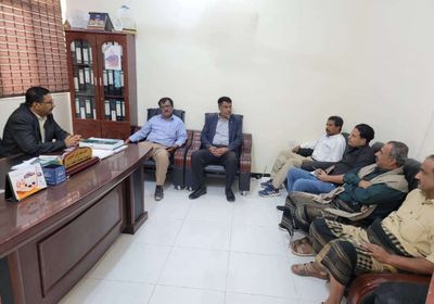 فريق الرقابة يتابع سير العمل في مكتب الصناعة بمحافظة شبوة