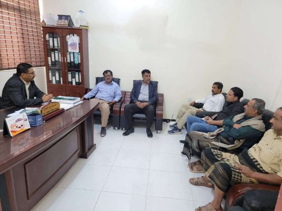 فريق الرقابة يتابع سير العمل في مكتب الصناعة بمحافظة شبوة