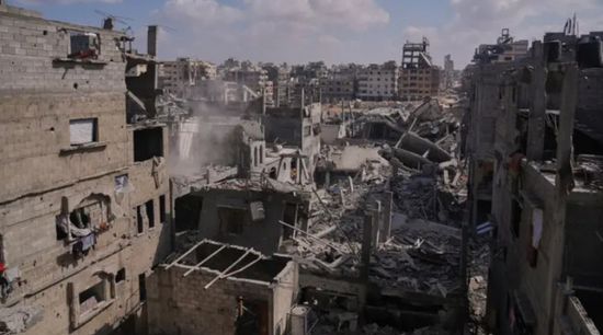 رئيس الأركان الأمريكي يجري جولة استطلاعية فوق غزة