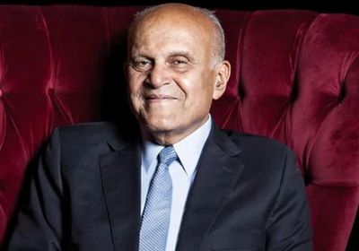 مجدي يعقوب يصل القاهرة لحضور حفل المتحف المصري الكبير