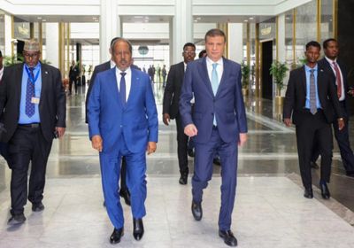 رئيس الصومال يصل القاهرة للمشاركة باحتفالات المتحف المصرى الكبير