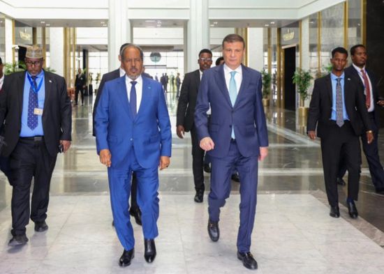 رئيس الصومال يصل القاهرة للمشاركة باحتفالات المتحف المصرى الكبير