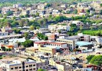 بموكب مهيب.. تشييع جثمان الفقيد علي قايد صالح في الضالع