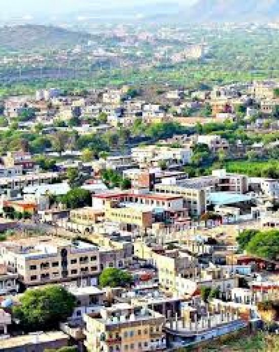 بموكب مهيب.. تشييع جثمان الفقيد علي قايد صالح في الضالع