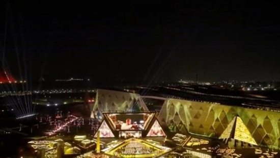 بتقنية الهولوجرام.. السيسي يشهد عرضًا مبهرًا لمركب الملك خوفو