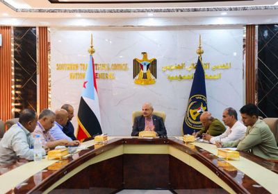 فريق التوجيه يطلع على مشاريع مؤسسة المياه في العاصمة عدن