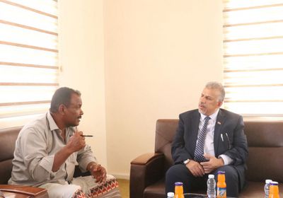 فريق التوجيه يتابع الأداء الإداري والخدمي في الغيضة