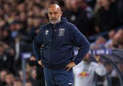 سانتو مبتهج بفوز وست هام أمام جماهيره على نيوكاسل