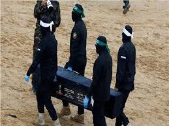 عبر الصليب الأحمر.. إسرائيل تتسلم رفات 3 من الرهائن في غزة