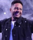 حماقي يشيد بحفل افتتاح المتحف المصري الكبير