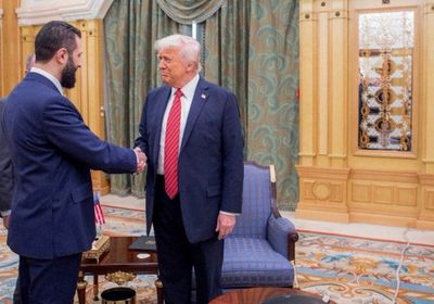 ترامب يكشف سبب رفع العقوبات عن سوريا