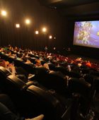 فيلم "ريغريتنغ يو" يتصدّر شباك التذاكر في أميركا الشمالية