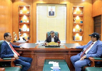 محافظ حضرموت يتابع جهود استبدال أجهزة المراقبة في مطار الريان