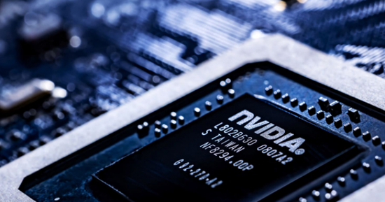 ترامب يخصص رقائق "إنفيديا" المتقدمة للشركات الأمريكية