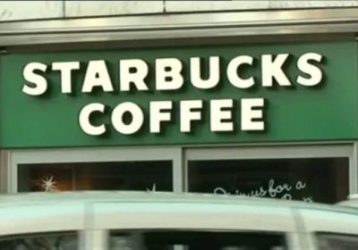"ستاربكس" تحقق نموًا في الإيرادات بعد عامين