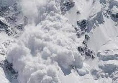 مصرع تسعة أشخاص بعواصف عنيفة وانهيار ثلجي في جبال الهيمالايا