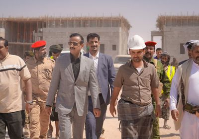 بن الوزير يتفقد مشروع مبنى كلية الطب بجامعة شبوة