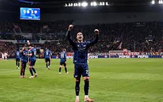 أرسنال يهزم سلافيا بثلاثية