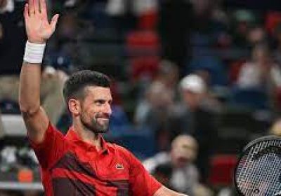 ديوكوفيتش يبكي خلال تكريم مدربه الراحل بيليتش في بطولة أثينا المفتوحة