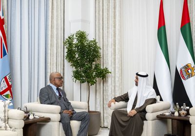 محمد بن زايد ورئيس فيجي يبحثان تعزيز علاقات التعاون