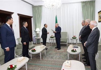 وزير الخارجية المصري يٌسلم نظيره الجزائري رسالة خطية من السيسي