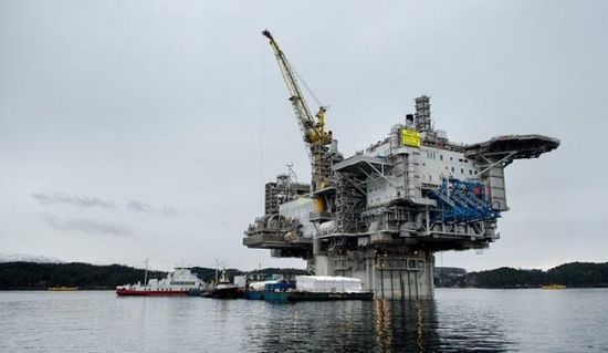 إنتاج أمريكا من النفط يسجل 13.8 مليون برميل يومياً