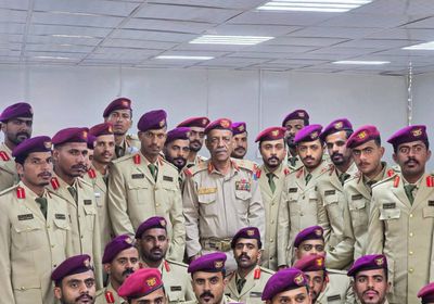 توزيع شهادات التخرّج على الدفعة الثالثة من كلية زايد العسكرية بحضرموت