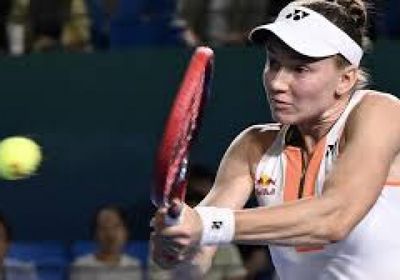 ريباكينا تتفوق على بيجولا وتتأهل لنهائي البطولة الختامية لتنس السيدات