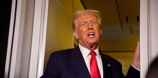       ترامب يطالب الشيوخ الأمريكي بإنهاء الإغلاق الحكومي