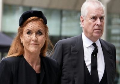 شرطة لندن تحقق مع الأمير أندرو وزوجته بتهم فساد مالي