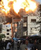    الاحتلال يقصف مباني وسط قطاع غزة