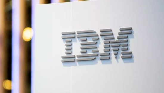 "آي بي إم" تعلن تسريح آلاف الموظفين لتوجيه نشاطها للخدمات